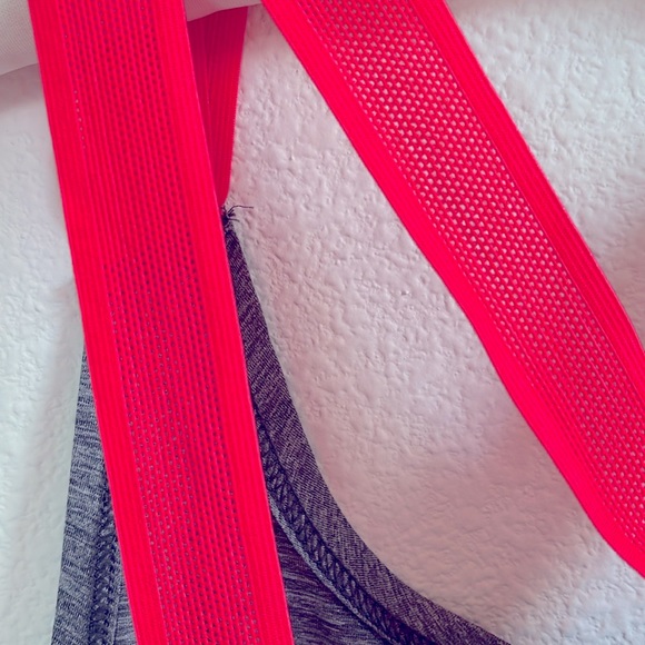 Under Armour Racer-Back Tank - Picture 4 of 5